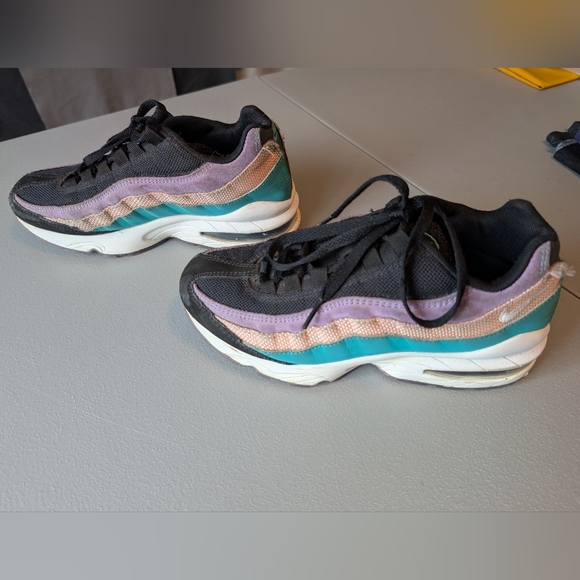 Girls Nike Air Sneakers
